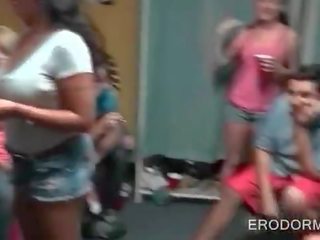Κολλέγιο βρόμικο βίντεο πάρτι με στριπτίζ και άτακτος/η Ενήλικος βίντεο