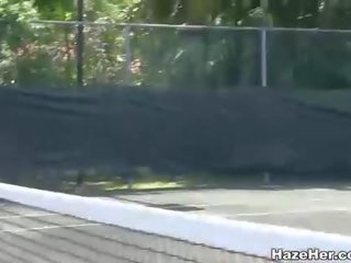 Rushes fa lesbica atti in tennis corte