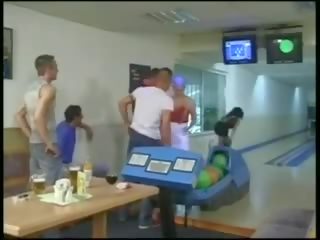 Grup seks bowling oturum