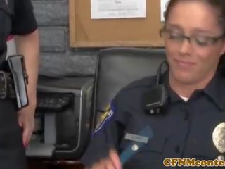 Moters dominavimas policija milfs į uniforma