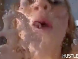 Indécent cochon film film miel veille lawrence acquiert sauced sur son bouche immediately après baise bon