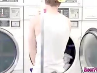 Doen laundry nooit krijgen deze nat en wild met een verdraaien